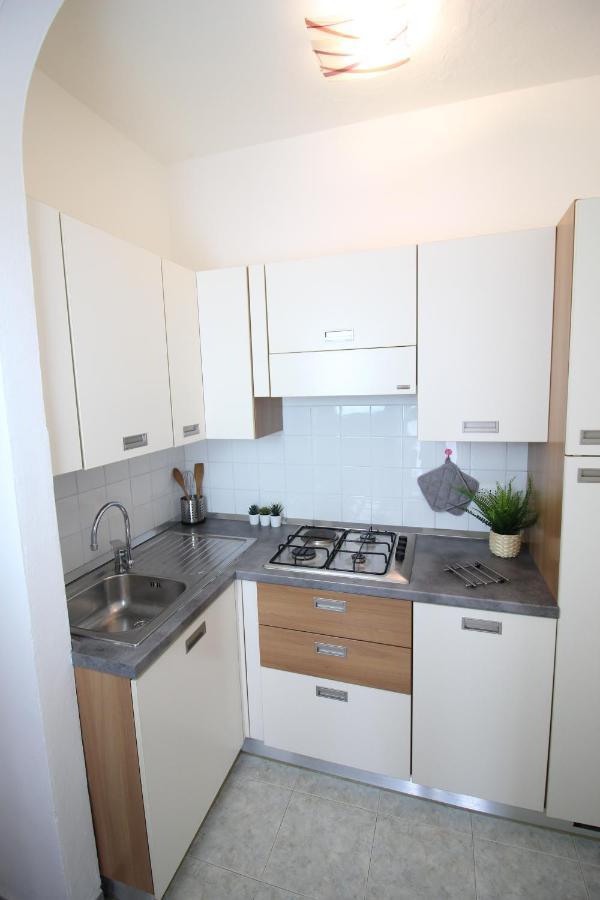 Lovely Panoramic View Apartment - Affitti Brevi Italia アオスタ エクステリア 写真